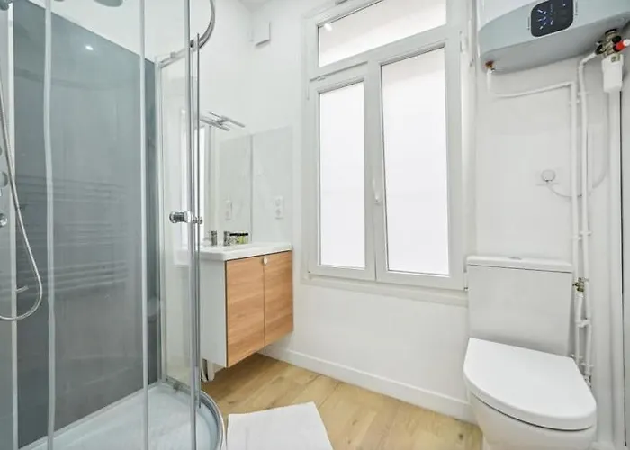 14e ,cosy 2 Pieces Renove Apartment